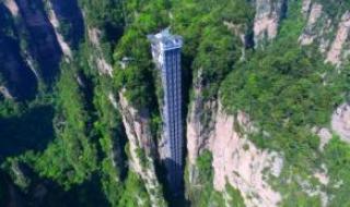 张家界百龙天梯多高 张家界百龙天梯多高