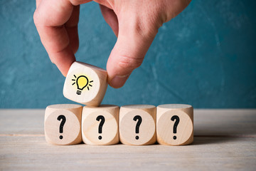 我父亲总是在我睡觉的时候进来怎么办 我睡觉时父亲睡了我