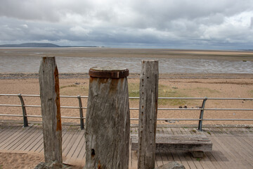 我在这里等你回来,这句歌词是哪首歌啊 我在这里等着你回来