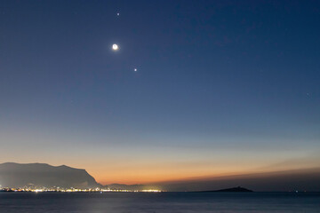 悬赏公告与悬赏通告入审的区别 悬赏公告与悬赏通告